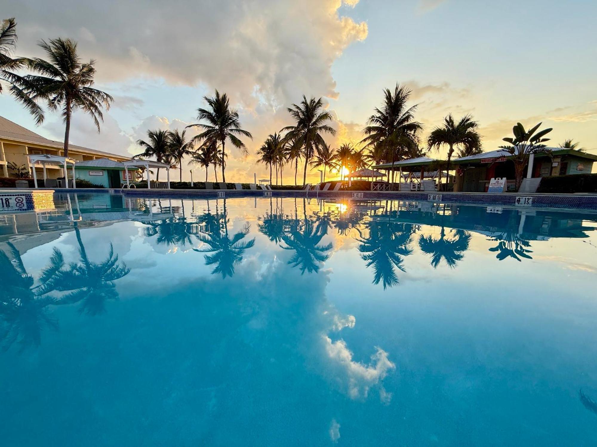Holiday Inn Resort Grand Cayman By Ihg (Adults Only) West Bay Zewnętrze zdjęcie